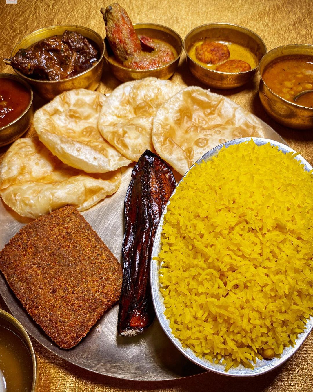 Food at Raajbarir Khawa